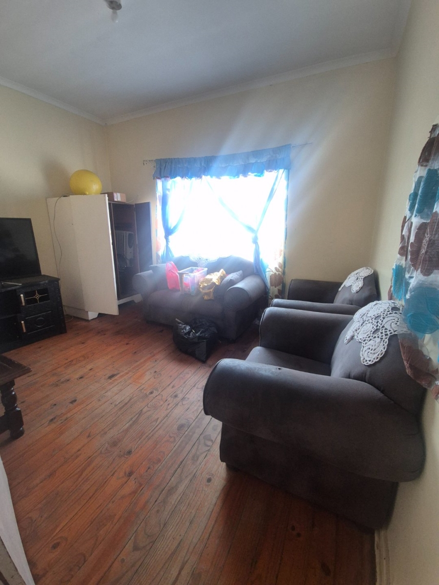 5 Bedroom Property for Sale in Uitenhage Upper Central Eastern Cape